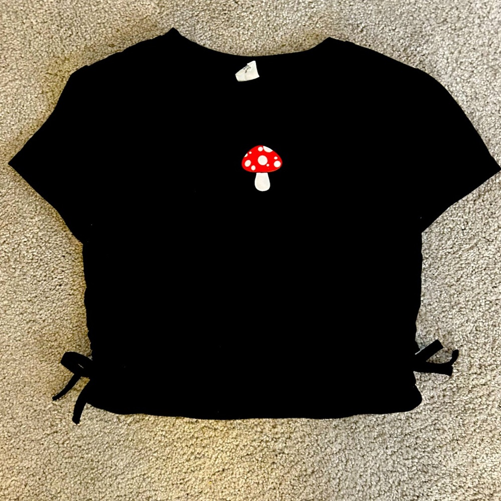 SHEIN Cropped Black T-Shirt With Red Mushroom Design